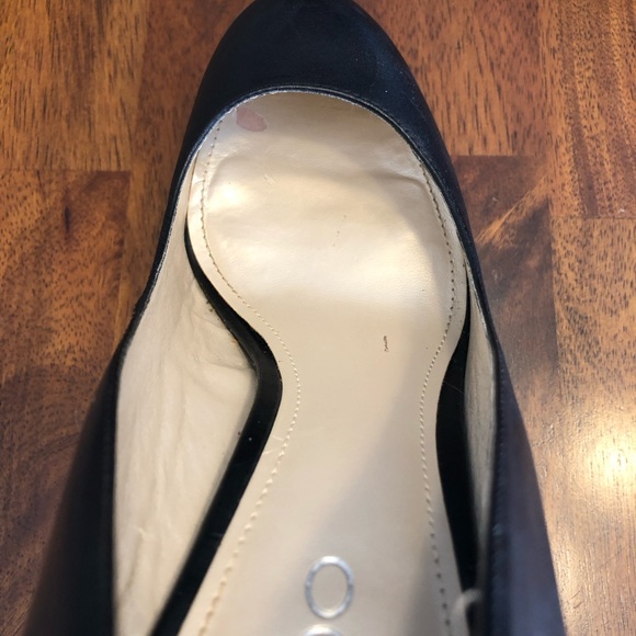 Black Aldo Pumps - Picture 6 of 8